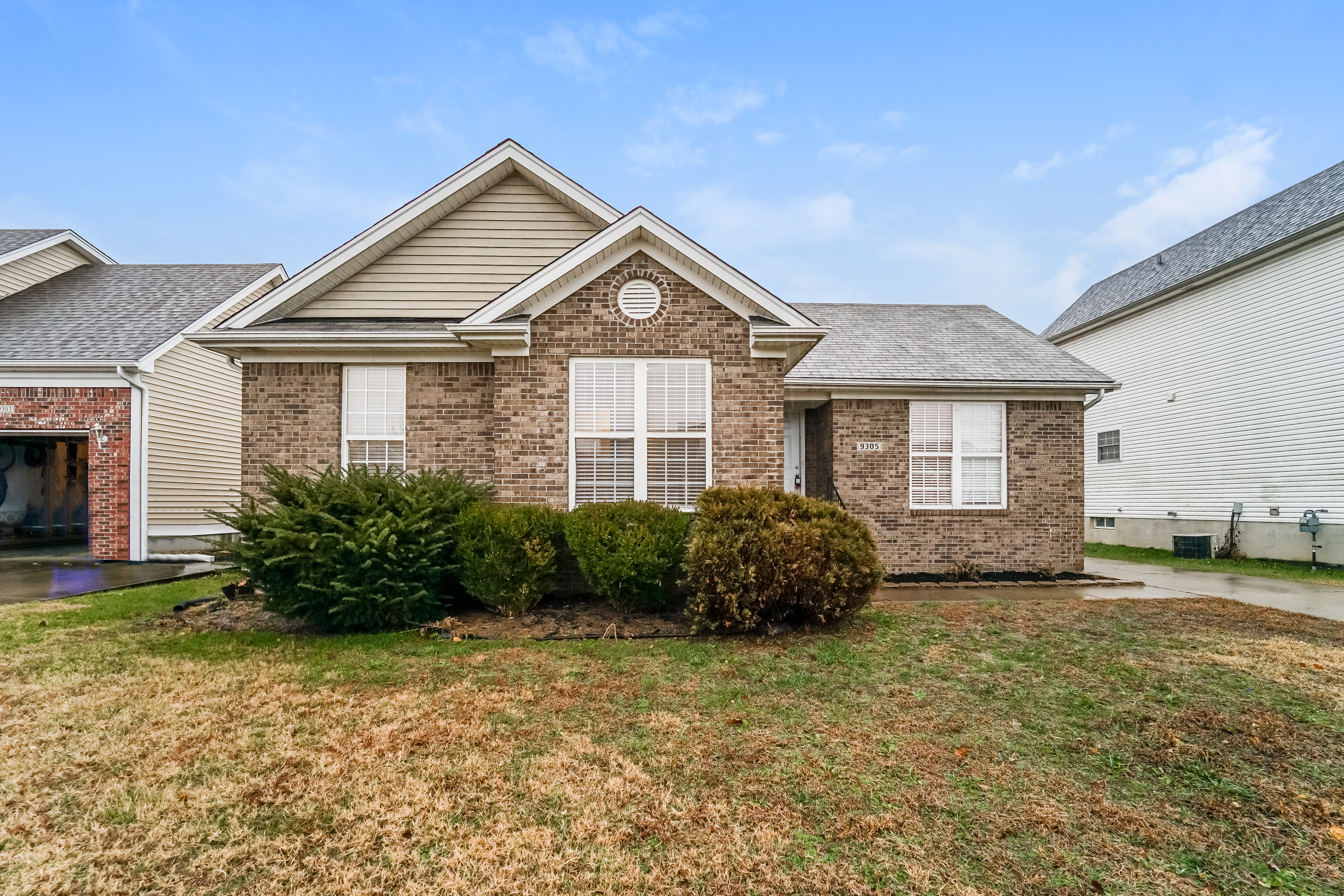 9305 Pinto Ct Fairdale, KY 40118